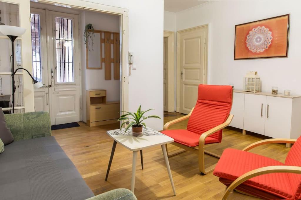 B333 Apartment - In The Heart Of The City Budapest Esterno foto